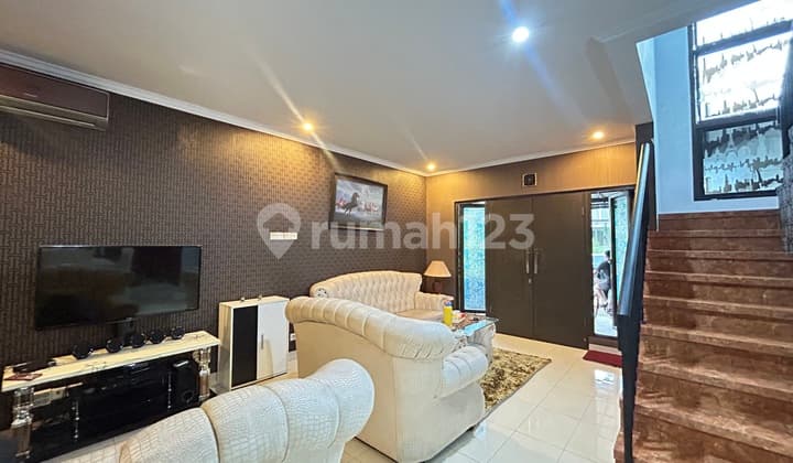 Dijual Rumah Cluster Baru Lt.105 3+1kt, Lokasi Strategis, Depan Taman, Siap Huni, Sudah Renovasi, Furnished, Bebas Banjir, Di Raffles Hills Cibubur, Nego Samapai Jadi! Rumah Bagus SHM