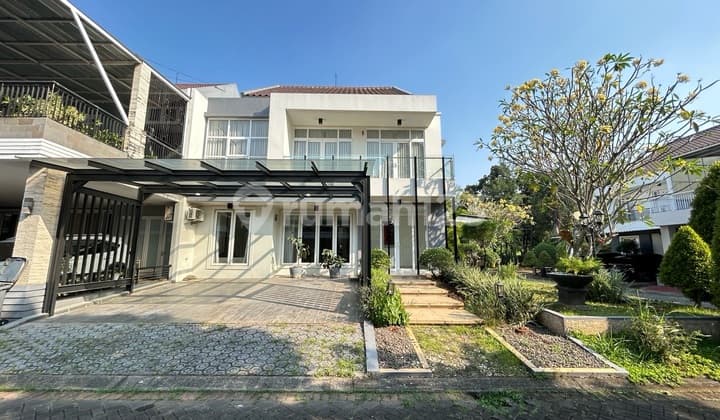 Disewakan Rumah Mewah 4Kt, Hook, Bersih, Rapi, Bebas Banjir dan Siap Huni, Sudah Renovasi, Cluster Exclusive di Raffles Hills Cibubur, Dekat Ruko dan Pusat Perbelanjaan, Dekat LRT, Dekat Toll..