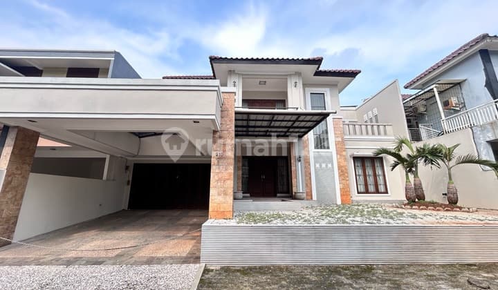 Dijual Rumah Mewah 2lantai Lt.400m2, 4kt Secondary, Siap Huni, Sudah Renovasi, Shm, Lokasi Strategis, Puri Sriwedari, Di Cibubur Jakarta Timur, Bebas Banjir, Negotiable! Rumah SHM di Cibubur
