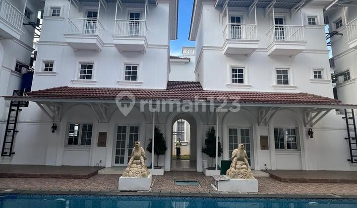 Rumah Kost Alesha Red 8 Unit dengan 40 Kamar di Cluster Vanya Park