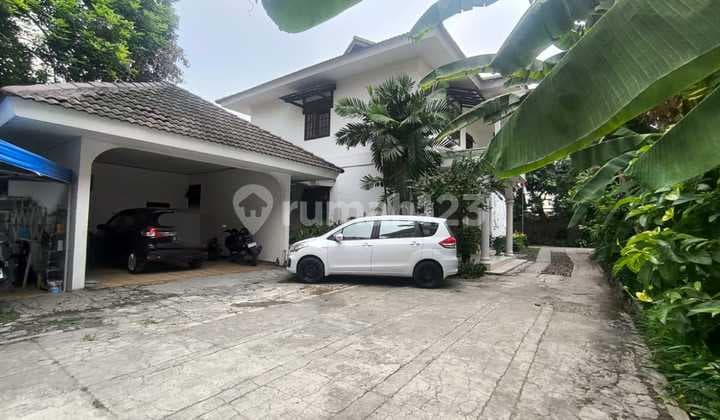 Tanah Luas Bonus Dua Rumah Terawat Simatupang Jaksel