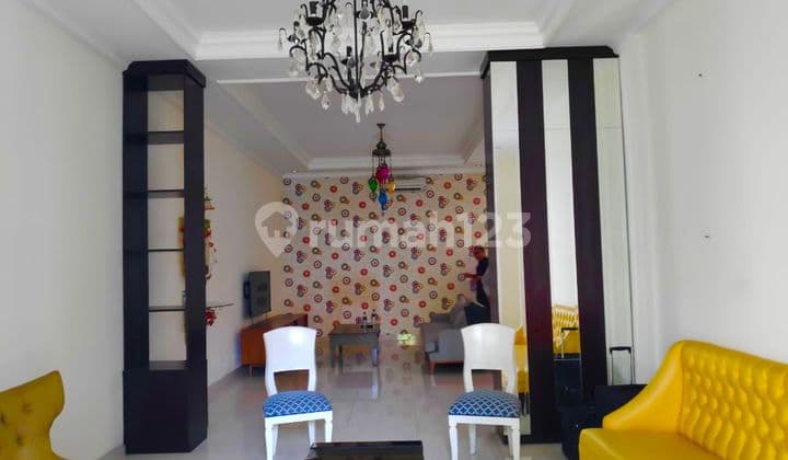 Dijual Cepat Rumah Cantik 2 Lantai Harga Bawah Pasar di Pejaten Akses 2 Mobil