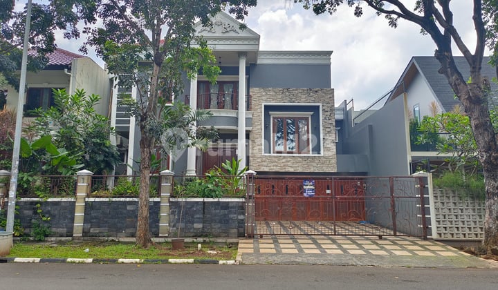 3-Story House Near Toll Road, Market, & Puspita Loka School in BSD City