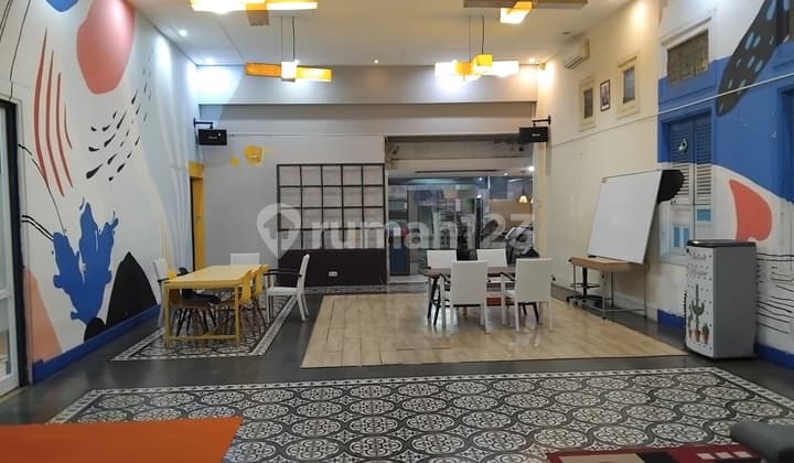 1-Story Commercial Space 350m² in Dago Bandung