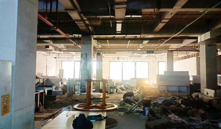 SPACE OFFICE LUAS DI THE HACHI PURI INDAH