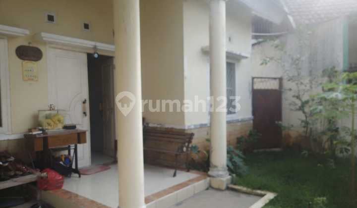 Quick Sale Second Hand House in BSD Nusaloka, Serpong, Tangerang
