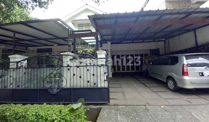 Nice House Ready to Occupy In Bintaro Sector 9