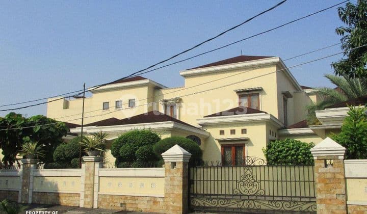 Rumah Mewah Banyak Kamar Di Gandaria Siap Huni