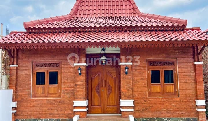 Rumah Joglo Eksklusif Nuansa Jawa Klasik, SHM di Destinasi Wisata Prambanan