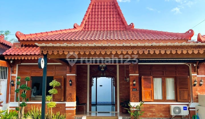 Rumah Joglo Mewah Klasik di Hook Samping RTH Elegan, Asri, & Eksklusif Jogja