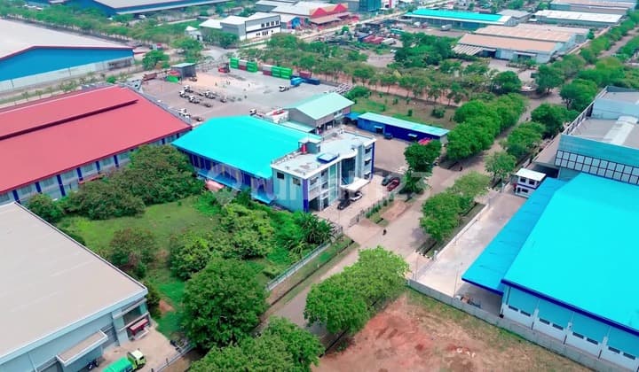 For Sale Warehouse Fully Equipped, 3-Storey Office and Workshop Area Located in a Strategic Area!!