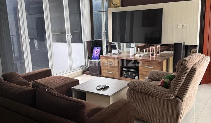 Rumah Bagus 2 Lantai Sektor 9 Siap Huni Lokasi Strategis Bintaro Jaya Tangerang Selatan SHM Nego