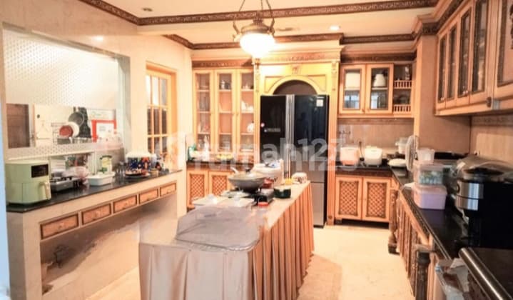 Rumah Mewah Bagus Siap Huni Lokasi Strategis Dekat Stasiun KRL dan MRT Lebak Bulus. Lokasi Bintaro Jakarta Selatan SHM Nego