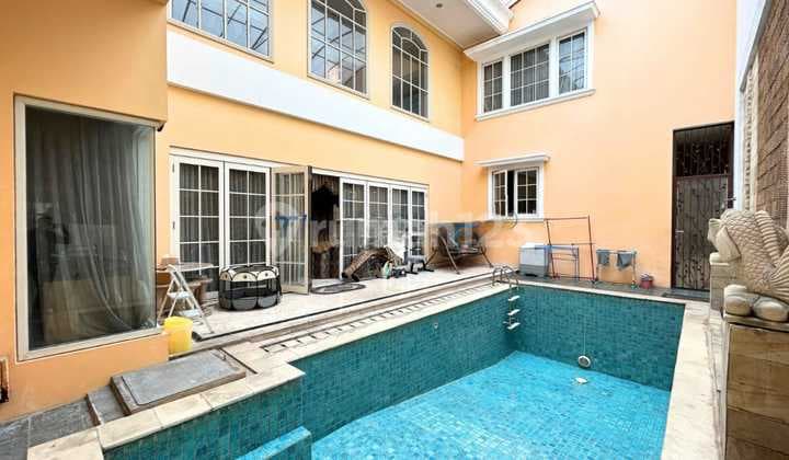 Rumah Mewah Ada Swimming Pool Lokasi Sangat Strategis Kuningan Jakarta Shm Nego