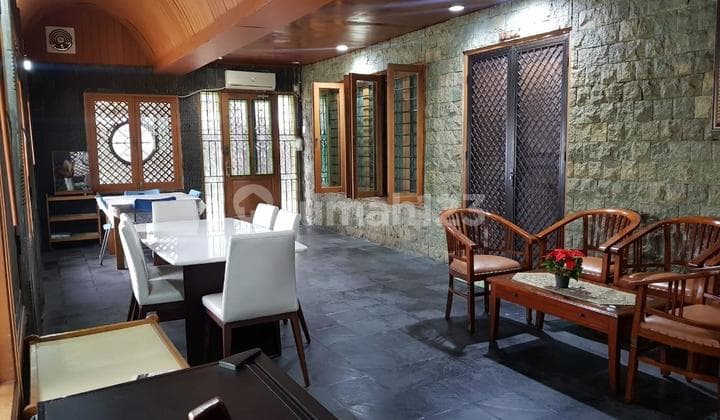 Luxury Nice 2-Story House Large Garage Strategic Location Ciputat South Tangerang SHM Negotiable