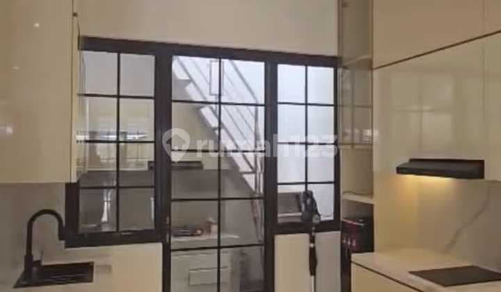 Rumah Siap Huni 2 Lantai Dalam Perumahan Emerald Bintaro Jaya Lokasi Strategis Dekat Pintu Tol SHM Nego