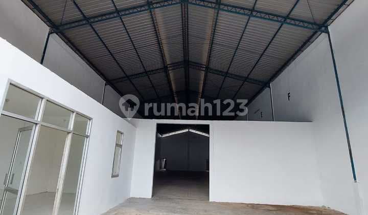 Kamal Indah Warehouse in West Jakarta Strategic
