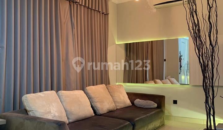 Rumah 2 Lantai di Cluster Eropa Green Lake City Sipa Huni Nego