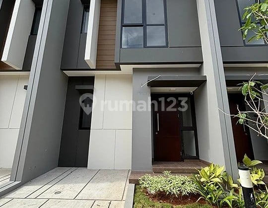 Disewakan Rumah Siap Huni di Summarecon Crown Gading
