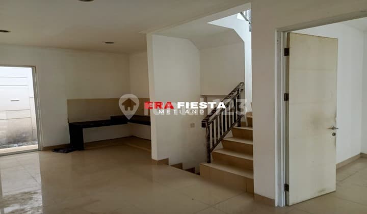 Nice 2-Storey House in Duri Kosambi Near Toll Road Access