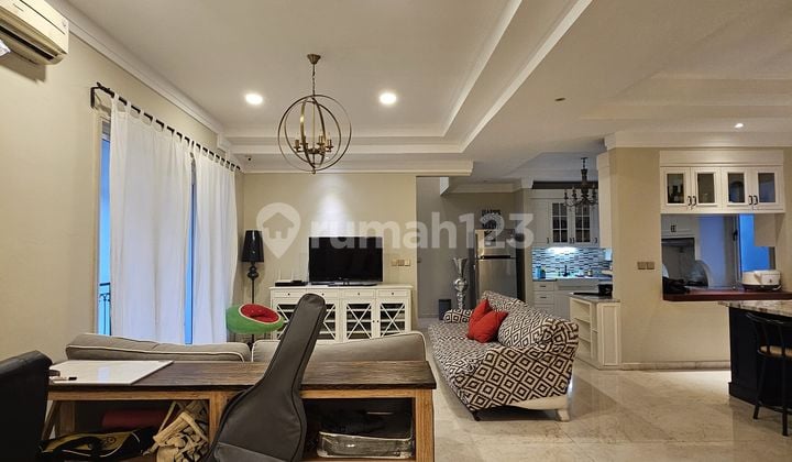Rumah 3 Lantai, Lingkungan Asri, Siap Huni, di Alam Sutera