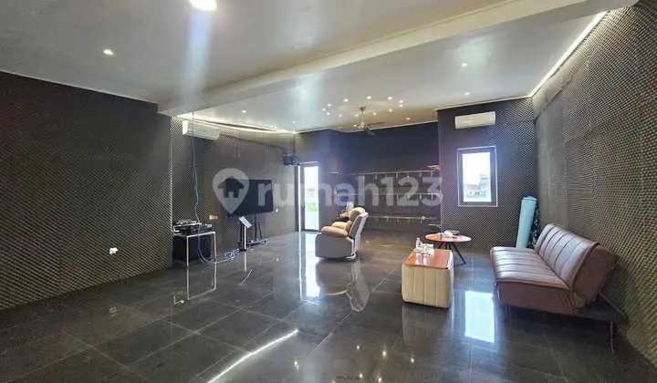 Rumah 3 Lantai, Private Pool, Lingkungan Asri, di Sutera Buana Alam Sutera