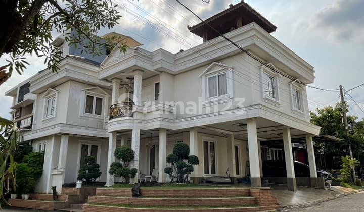 Luxury House, Beautiful Environment, Ready to Move In, at Cibubur Country.