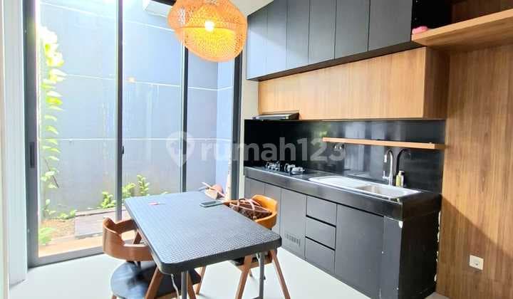 Dijual Rumah Modern Semi Furnished di wilayah Prestise Discovery Bintaro