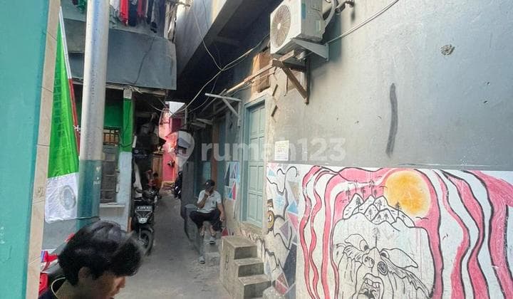 Dijual Rumah Kost Dibelakang Mall Season City Jakarta Barat Masih Beroperasional