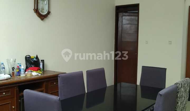 Dijual Cepat!!! Rumah Shm Bagus Di , Jalan Manik Maya Komplek Singgasana, Singgasana Residence, Jl. Manikmaya No. 18, Cibaduyut Wetan, Bojongloa Kidul, Kota Bandung, Jawa Barat, Indonesia, 40238, Bojongloa Kidul