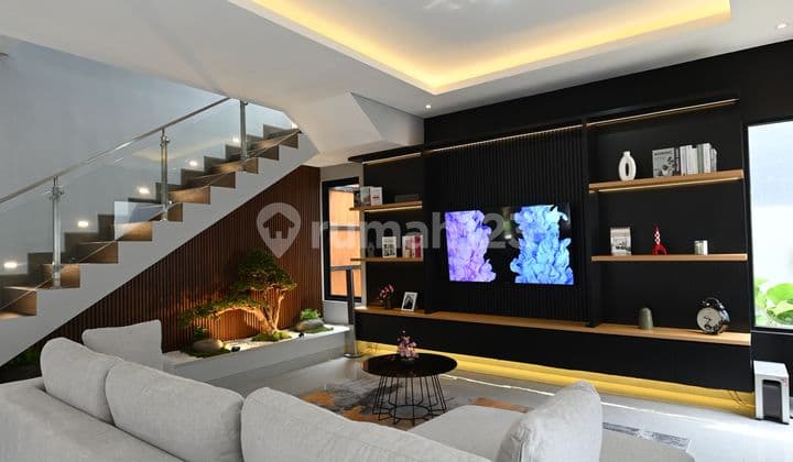 Dijual Rumah Hoek Mewah Full Furnnished BSD Kencana Loka Tangerang