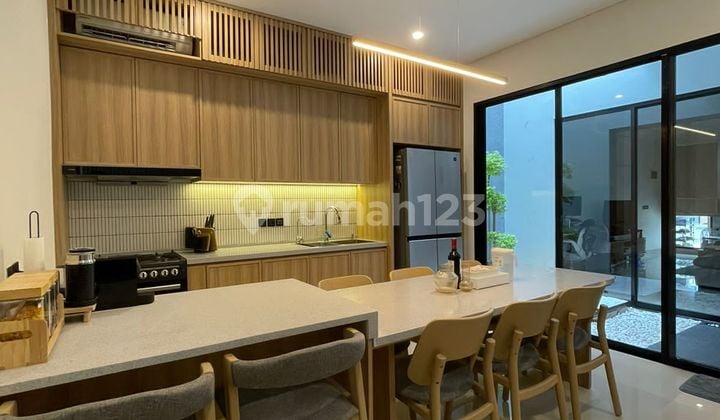 Disewakan Rumah 2 Lantai Provence Suites BSD City (Free Wifi 6 Bulan + Install Cctv)