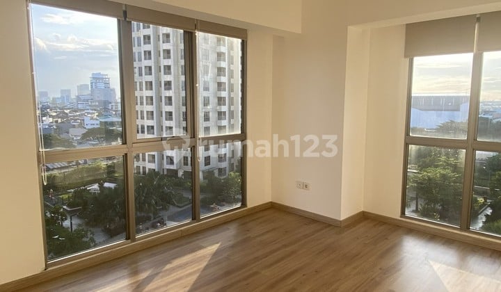 Dijual Apartemen 2 Bedroom Unfurnished M-Town Signature Herald Tower Gading Serpong - View Pool & Mall Summarecon