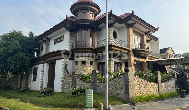 Rumah Castle Hoek Dijual Full Furnished Siap Huni di Puspita Loka Bsd City