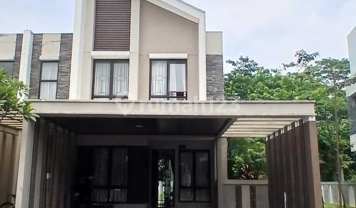 For Sale 2-Story House Ready to Occupy Hook Position in Podomoro Cimangis