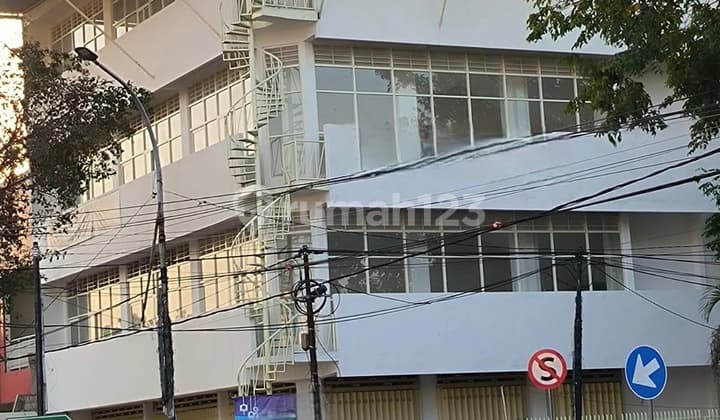 Rungkut Madya dekat jalan Merr, Superindo, McDonalds, UPN dll