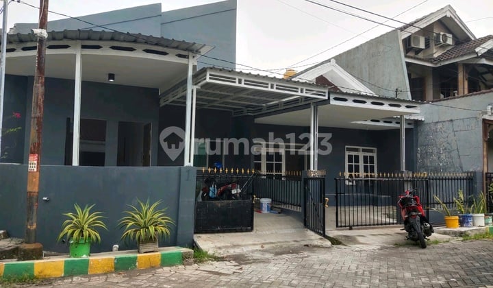 DISEWAKAN RUMAH BARU Wiguna Timur dekat UPN, tol. bandara juanda, Merr