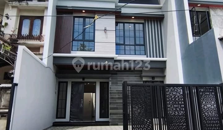 New 2-Story House Araya 2 Surabaya Prime Location, Modern Near Rungkut