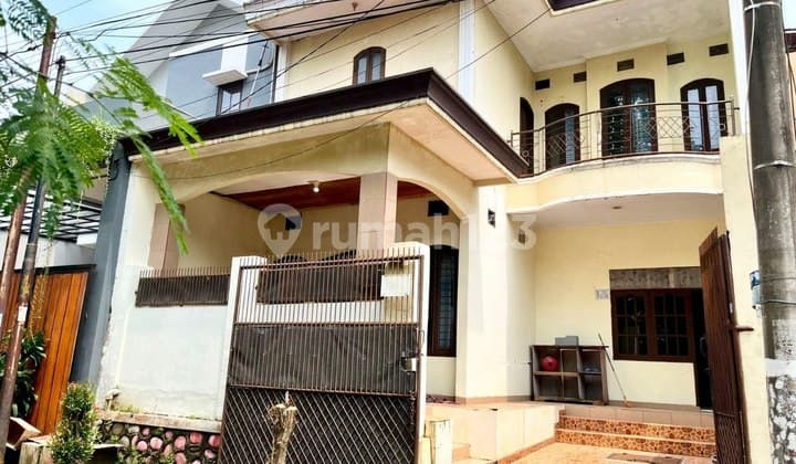 Dijual Muraah Rumah 2lantai Dekat Stasiun Kereta Di Citayam Depok