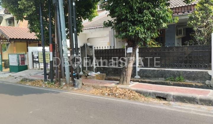 Dijual 2 Rumah Gandeng di Taman Malaka