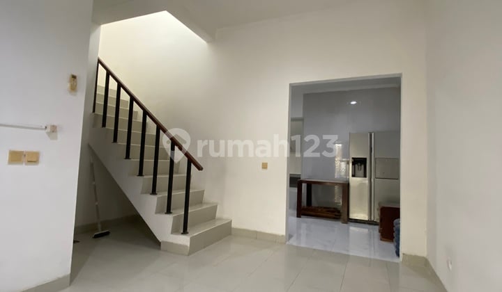 Rumah Bagus Shm Premier Park 2 di Modernland