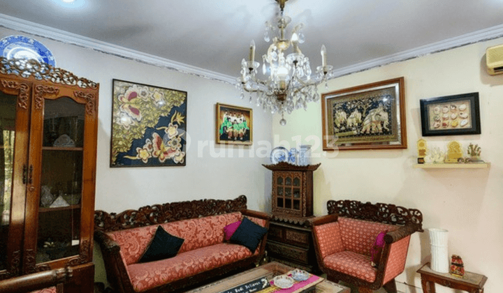 For Sale House in Kebayoran Baru