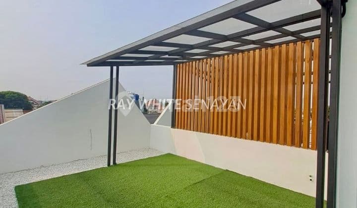 House in Tebet