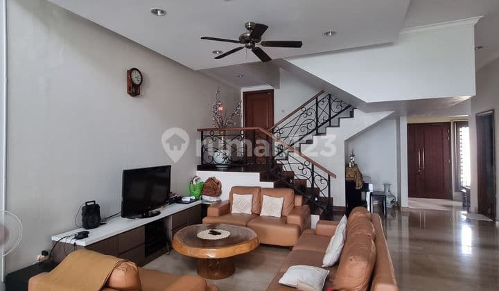 Rumah BGM PIK Ukuran 18x25 2Lt Semi Furnish Dekat Mall Sudah SHM