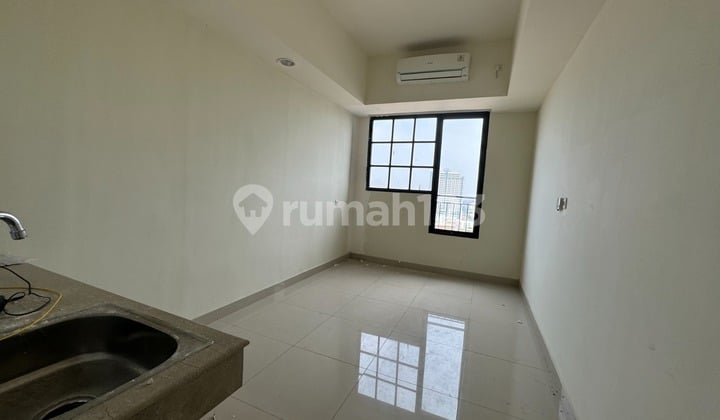 Evenciio Studio Type Apartment 25m2 Pool View Near UI Ready to Occupy