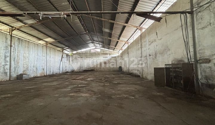 Gudang Cikokol Luas 2100M2 Muat Container 40Ft Hadap Jalan Raya