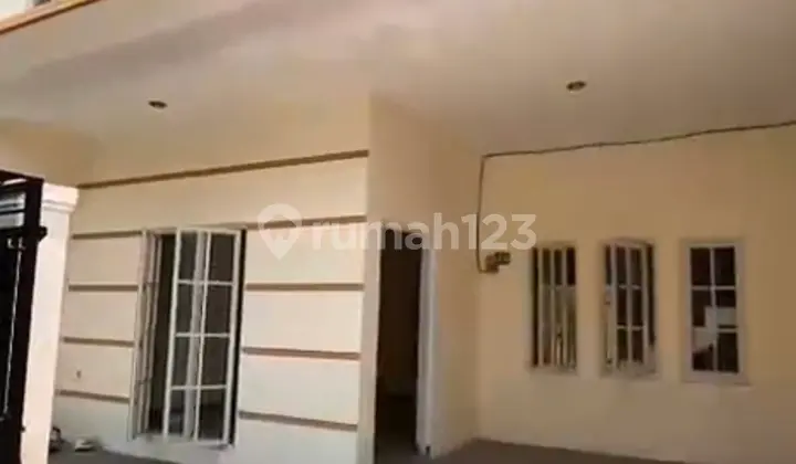 Newly Renovated 2-Story House with 5 Bedrooms in Mulyosari, Surabaya, Near ITS & Pakuwon