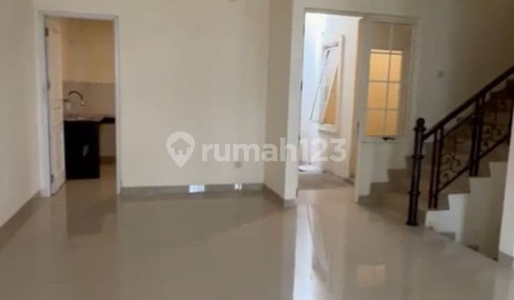 For Sale Rumah 2 Lantai Greenlake City Cluster West Europe Bagus