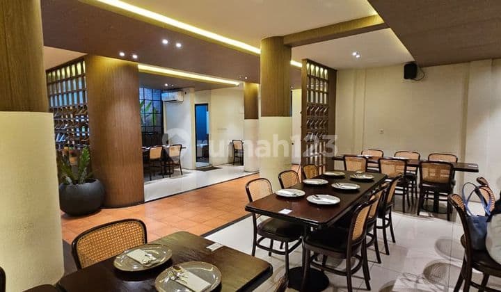 Bangunan Komersil Ruang Usaha Ex Resto di Cilandak Jakarta Selatan
