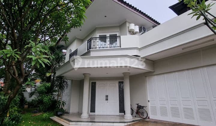 Rumah Mewah di Cipete, Jakarta Selatan, Private Pool & Taman